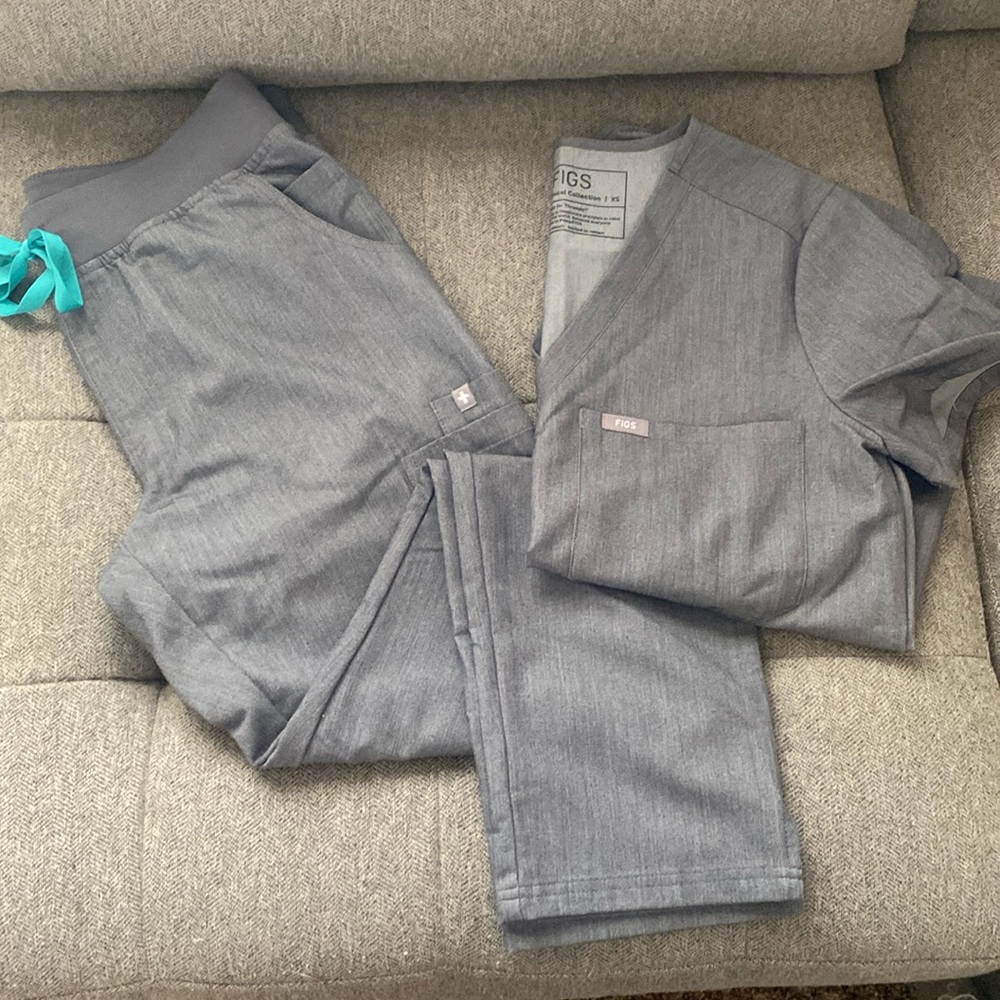 Figs scrubs